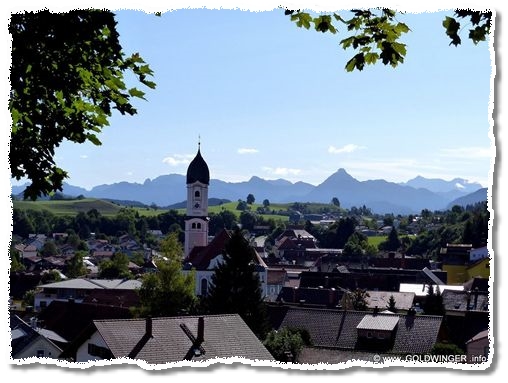 Blick auf Nesselwang und die Alpen